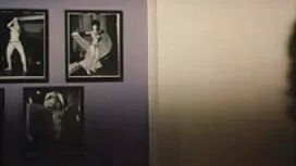 Ragazza e due membri ...