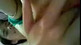 Bionda accarezzando  ...