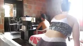 La bella ragazza nud ...