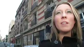 Ragazza sui tacchi f ...