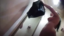 Donna che indossa pa ...